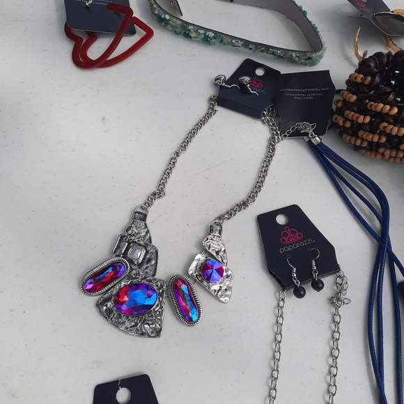 Bundle of Paparazzi jewelry - Picture 2 of 6